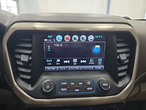 Used 2018 GMC Acadia Denali w/ Technology Package AWD/4WD image 18