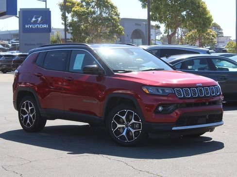 Used 2025 Jeep Compass Limited AWD/4WD image 1