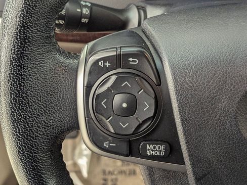 Used 2012 Toyota Camry XLE image 16