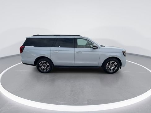 Used 2025 Ford Expedition Max Active AWD/4WD image 9