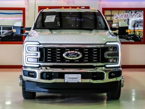 Used 2023 Ford F350 Lariat w/ Lariat Ultimate Package AWD/4WD image 9
