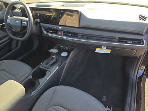 New 2025 Kia K4 EX image 13