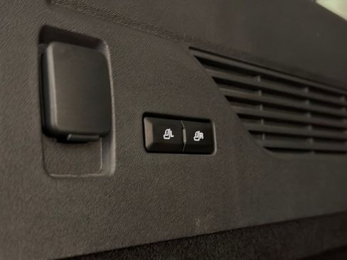 Used 2024 Lincoln Nautilus Reserve image 10