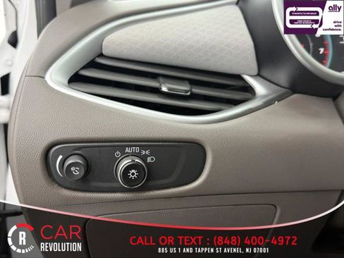 Used 2024 Chevrolet Malibu LT image 37