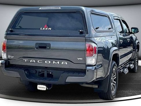 Used 2022 Toyota Tacoma TRD Sport w/ Technology Package AWD/4WD image 6