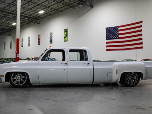 Used 1988 Chevrolet Silverado 3500 2WD Crew Cab image 19