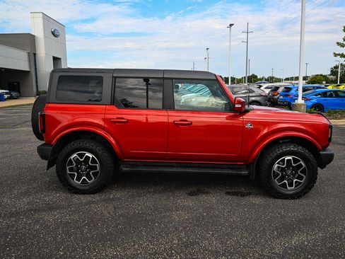 Used 2022 Ford Bronco Outer Banks AWD/4WD image 3