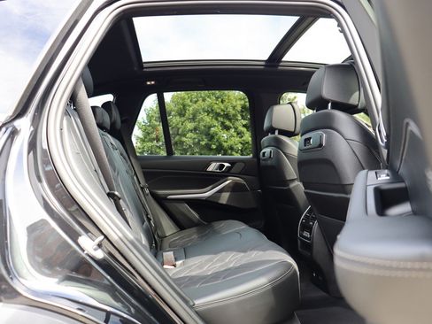 Used 2024 BMW X5 xDrive40i w/ Premium Package AWD/4WD image 17