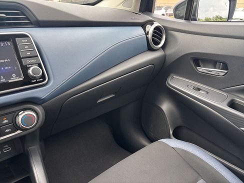 Used 2025 Nissan Versa SV FWD image 33