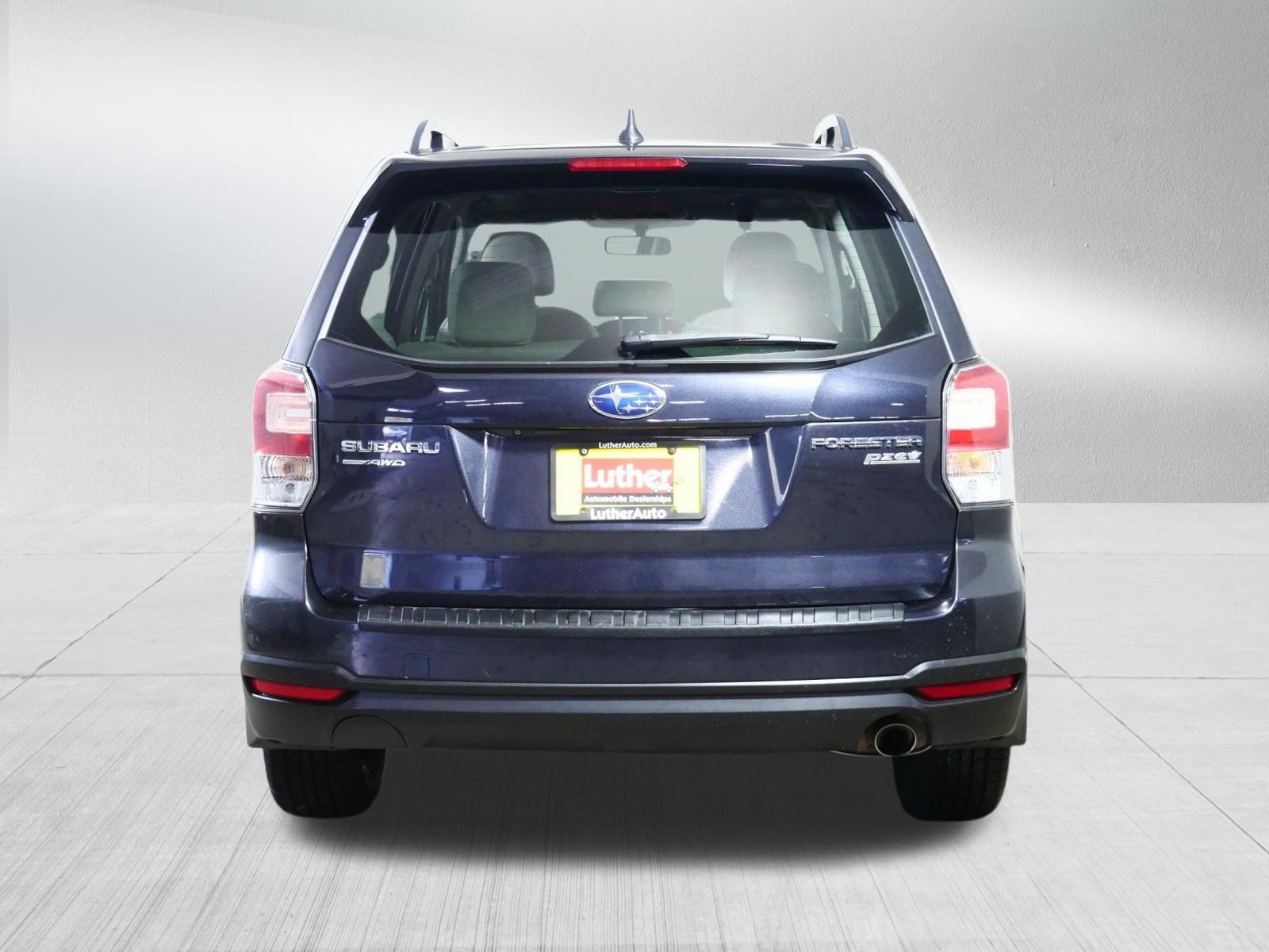 Used 2017 Subaru Forester 2.5i Limited AWD/4WD image 6