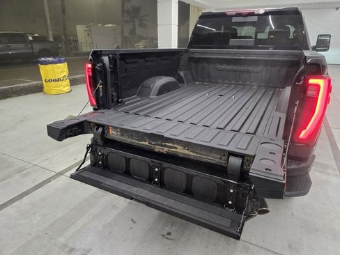 Used 2024 GMC Sierra 2500 Denali w/ Denali Reserve Package image 8