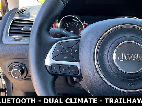 Used 2017 Jeep Compass Trailhawk w/ Leather Interior Group AWD/4WD image 11
