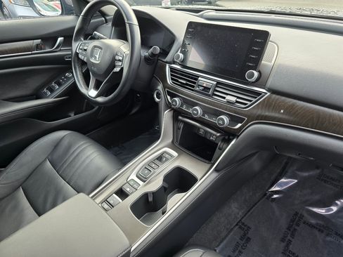 Used 2020 Honda Accord Touring image 10