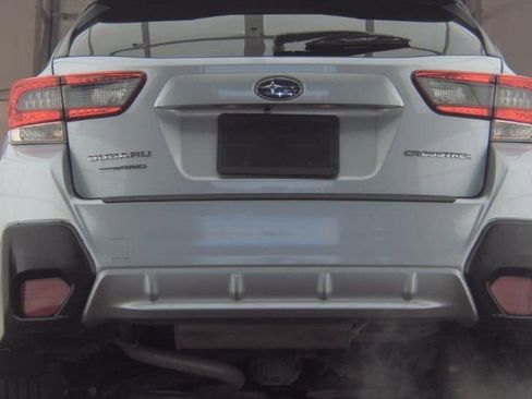 Used 2022 Subaru Crosstrek 2.0i Premium w/ Moonroof Package image 7