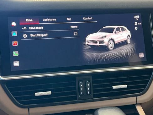 Used 2023 Porsche Cayenne AWD/4WD image 24