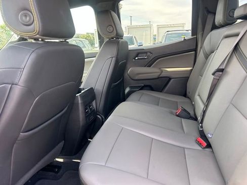 Used 2025 Chevrolet Colorado ZR2 AWD/4WD image 29