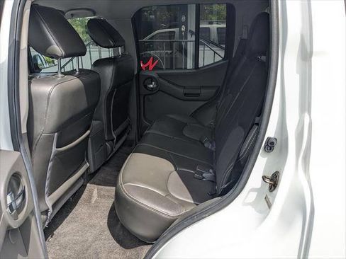 Used 2015 Nissan Xterra PRO-4X w/ Pro-4x Leather Package AWD/4WD image 12