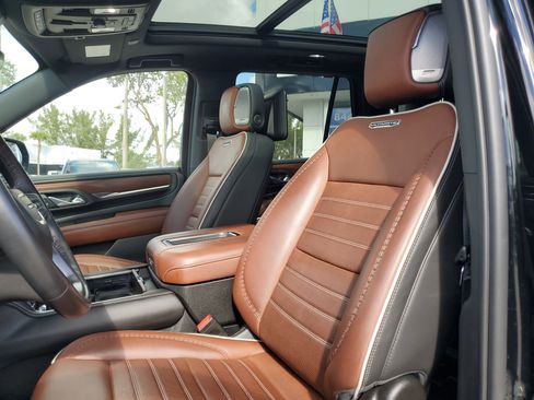 Used 2023 GMC Yukon Denali Ultimate image 14