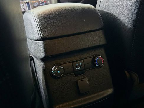 Used 2018 Ford Explorer XLT w/ Equipment Group 202A image 27