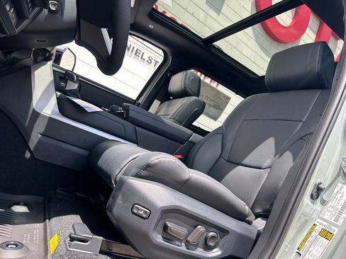 New 2026 Toyota Tundra Platinum AWD/4WD image 10