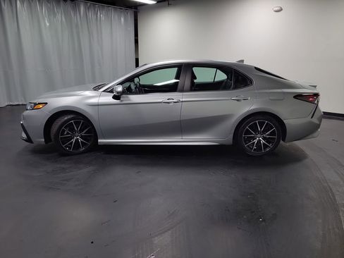 Used 2023 Toyota Camry SE AWD/4WD image 5