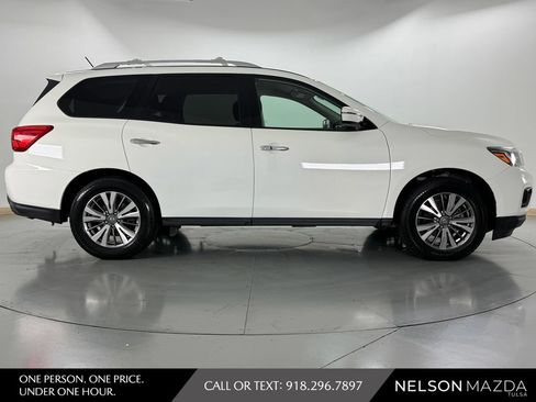 Used 2018 Nissan Pathfinder S FWD image 5