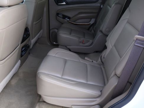 Used 2018 GMC Yukon SLT w/ Premium Edition image 23