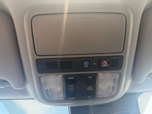 Used 2022 Honda Pilot Touring image 30