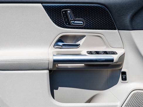 Certified 2025 Mercedes-Benz GLA 250 image 21