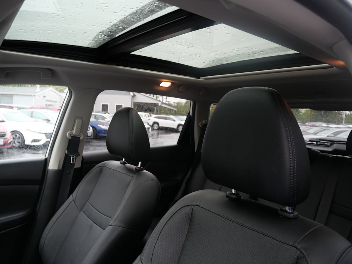 Used 2017 Nissan Rogue SL w/ SL Premium Package AWD/4WD image 11