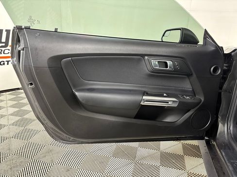 Used 2020 Ford Mustang GT w/ Black Accent Package RWD image 10