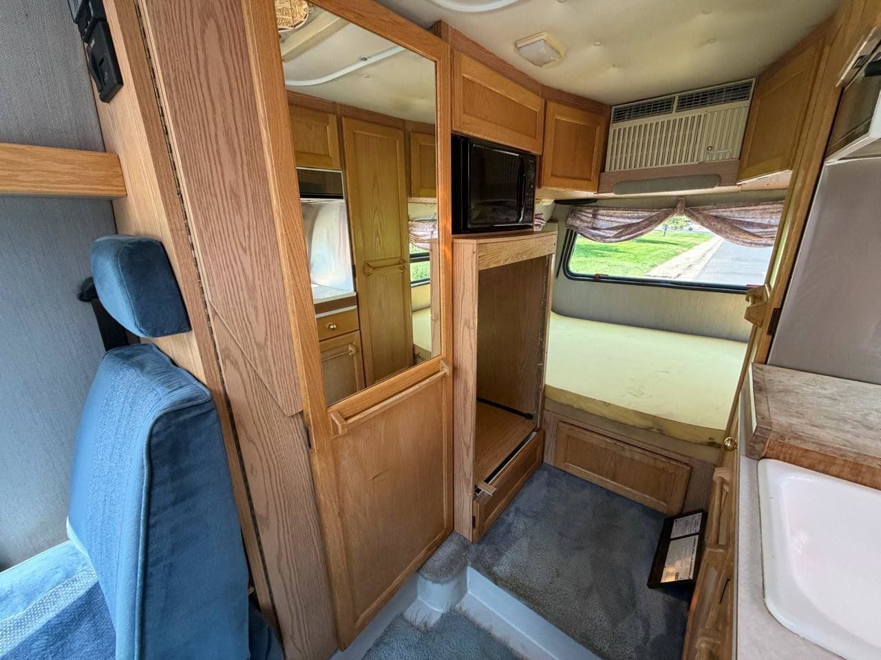 Used 2000 Chevrolet Express 3500 RWD image 18