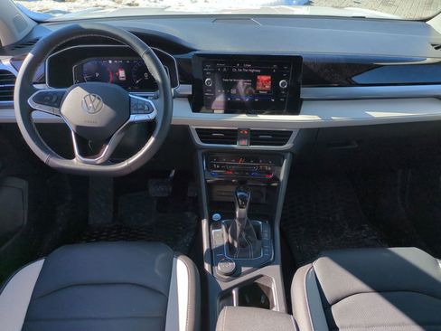 Used 2025 Volkswagen Taos SEL w/ Black Wheel Plus Package image 34