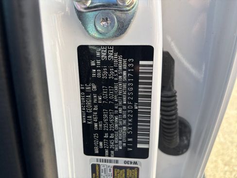 Used 2025 Kia Sportage LX FWD image 28