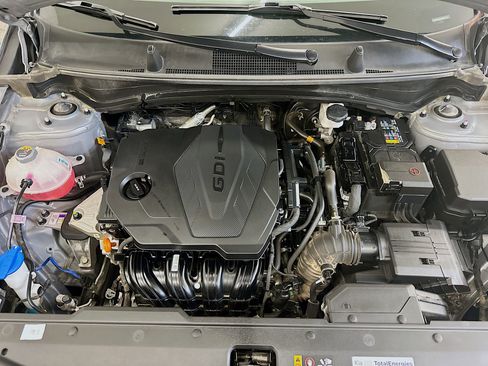 Used 2025 Kia Sportage LX image 34