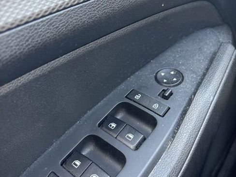 Used 2023 Kia Sportage LX image 14