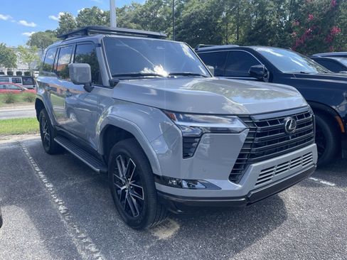 Used 2024 Lexus GX 550 w/ Accessory Package (31) AWD/4WD image 3