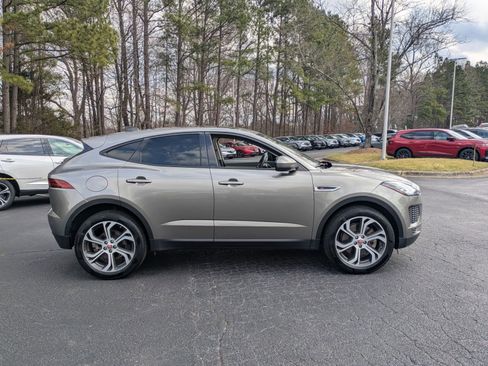 Used 2020 Jaguar E-PACE SE image 4