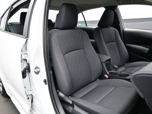 Used 2025 Toyota Corolla LE FWD image 13