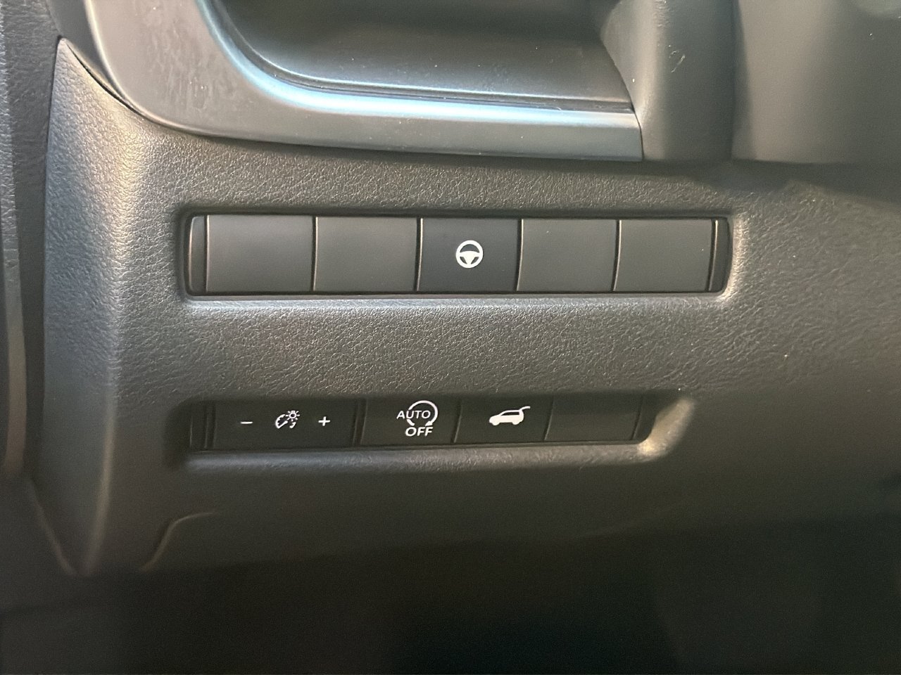 Used 2024 Nissan Rogue SV FWD image 19