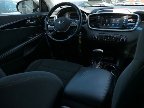 Used 2019 Kia Sorento FWD image 24