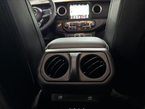 Used 2023 Jeep Wrangler Unlimited Sahara image 28