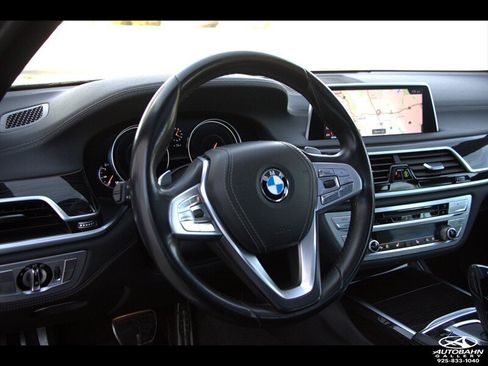 Used 2019 BMW 740i w/ M Sport Package RWD image 38