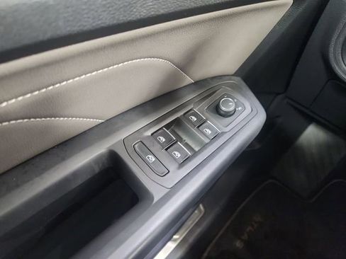 Used 2022 Volkswagen Atlas SE w/ Panoramic Sunroof Package image 16