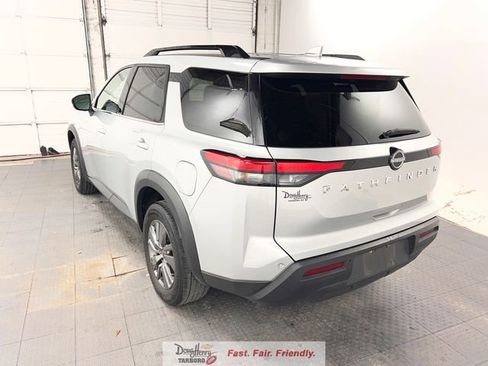 Used 2025 Nissan Pathfinder SV FWD image 7