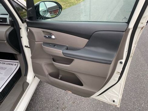Used 2014 Honda Odyssey Touring Elite image 27
