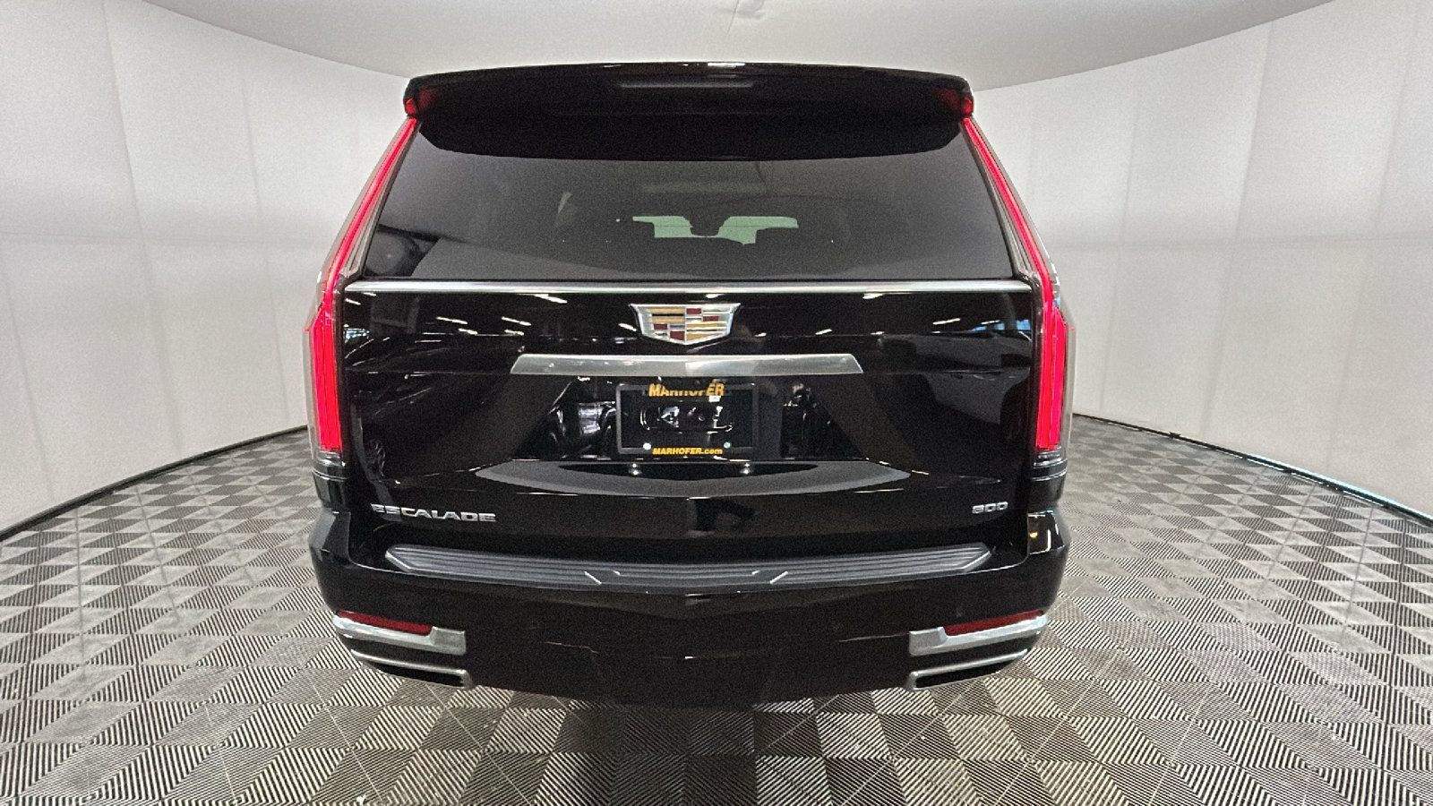 Used 2026 Cadillac Escalade ESV Luxury w/ Touring Package AWD/4WD image 4