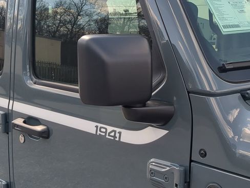 New 2026 Jeep Wrangler Unlimited Sahara AWD/4WD image 10