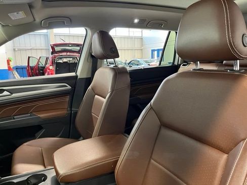 Used 2021 Volkswagen Atlas SE w/ Panoramic Sunroof Package AWD/4WD image 23