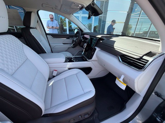 New 2027 GMC Acadia Denali w/ LPO, Floor Liner Package FWD image 20